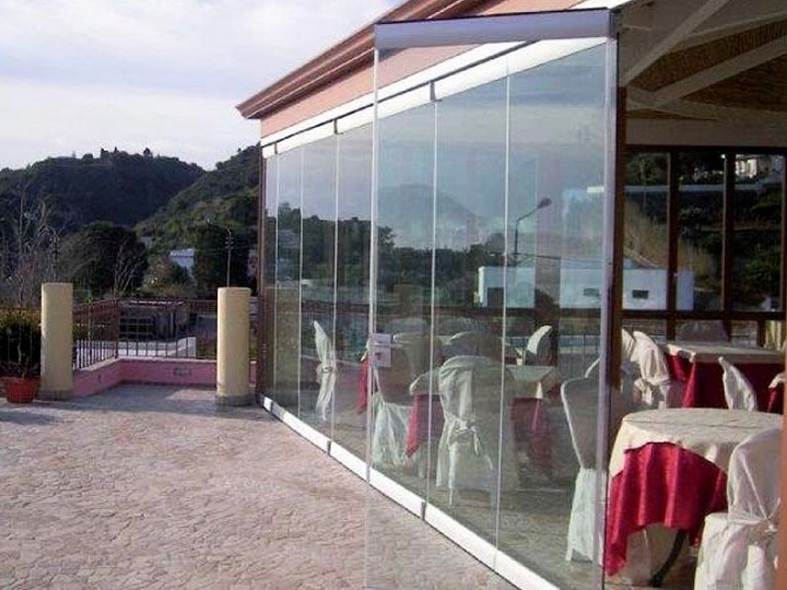 VETRATE PIEGHEVOLI PER BALCONI TUTTO VETRO - METALGLAS